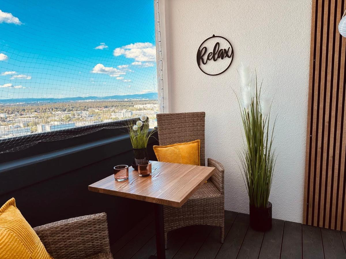 Sky21 * Langen Exklusives Vollausstattung / Zentrale Lage *neu* Apartment *