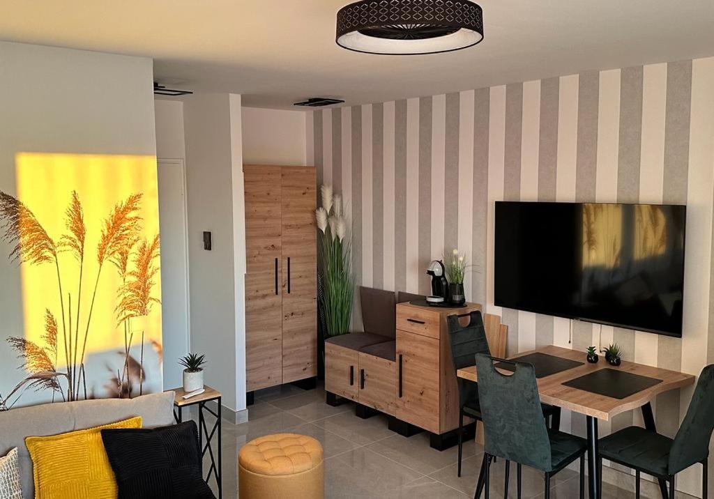 Lejlighed Sky21 * Langen Exklusives Vollausstattung / Zentrale Lage *neu* *
